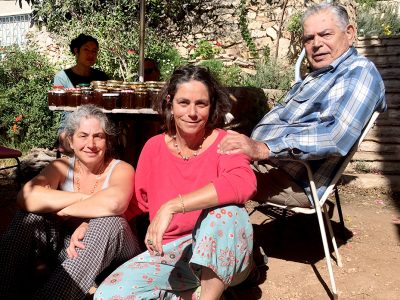 גבי ואחיות